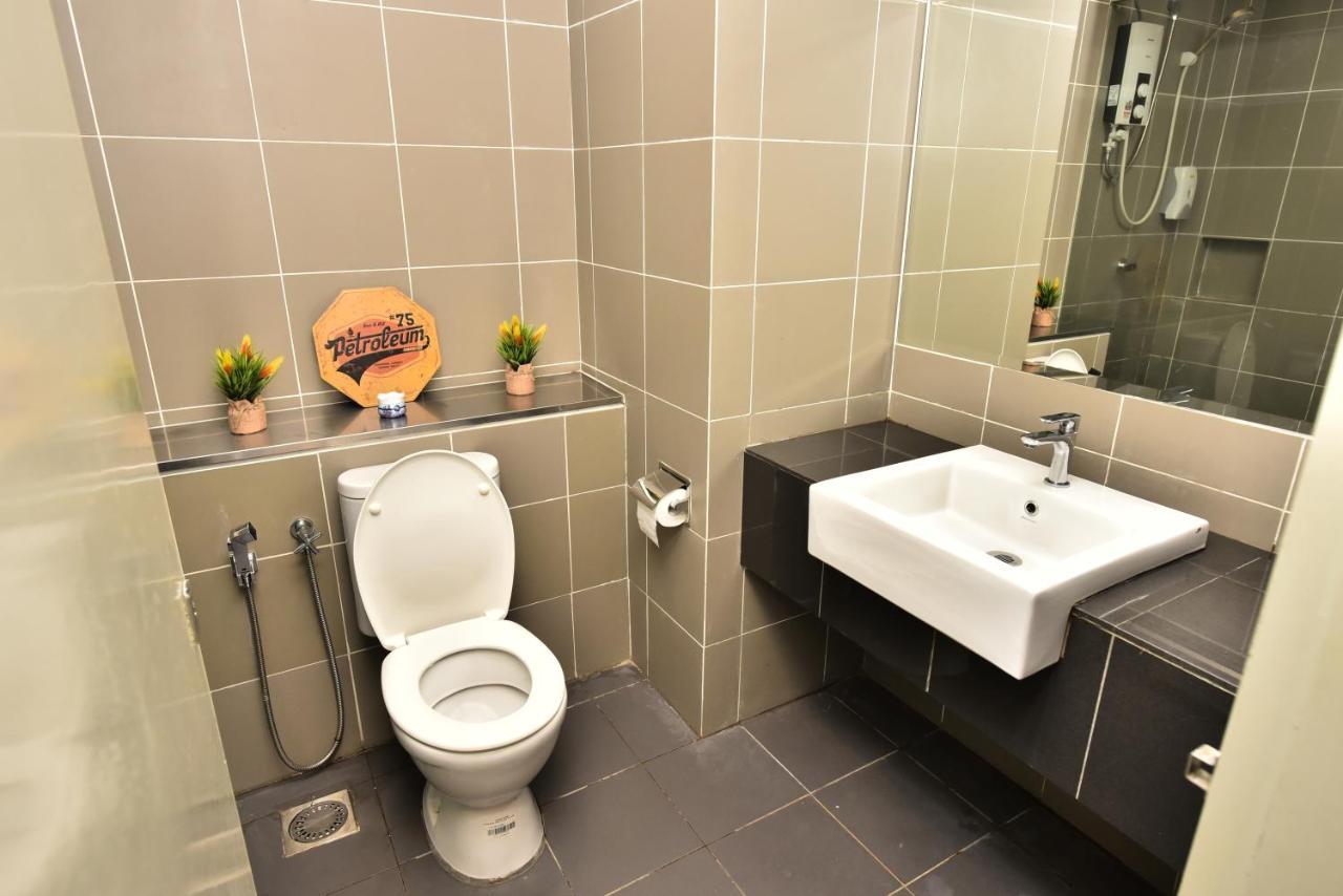 H&f The Two Owls Nest Aeropod Sovo - 2 Queen Bed - Near Airport - Free Parking Apartment